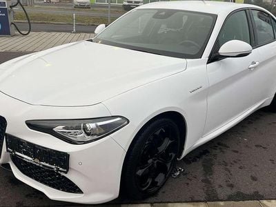 Weiß Gebraucht 2017 Alfa Romeo Giulia Veloce Limousine | € 27.800 (Fairer Preis)