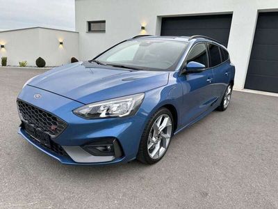 gebraucht Ford Focus Traveller ST mit Styling-Paket/LED/AHK