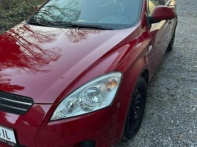 Rot Gebraucht 2010 Kia Ceed LX Kleinwagen | € 5.590