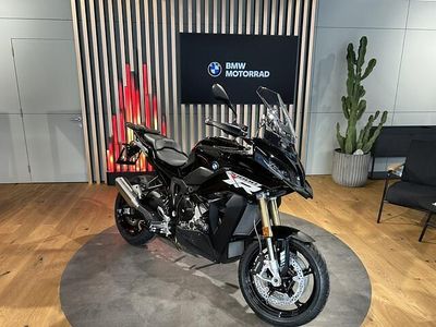 Neu BMW 125 170 PS (125 kW) 2026 Schwarz sonderlackierung Kleinwagen