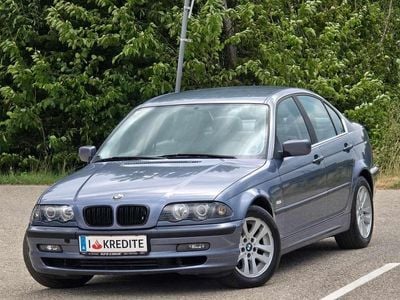 Blau Gebraucht 1998 BMW 323 Limousine | € 4.001