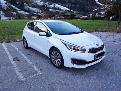 gebraucht Kia Ceed Ceed /1,4 MPI Silber