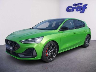 Grün Gebraucht 2024 Ford Focus ST Limousine | € 36.900