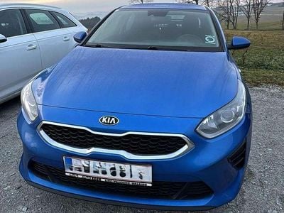 Blau Gebraucht 2019 Kia Ceed Kleinwagen | € 9.990 (Guter Preis)
