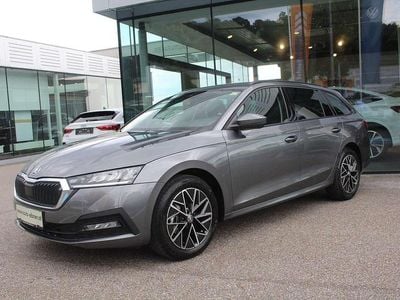 Mittelgrau metallic Gebraucht 2024 Skoda Octavia Ambition Kombi | € 31.990