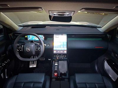 Grün Neu 2025 Citroën C5 Aircross SUV | € 48.670 (Teuer)