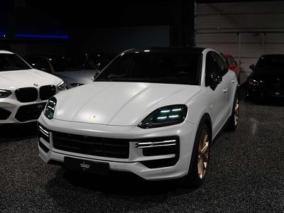 Weiß Gebraucht 2024 Porsche Cayenne Turbo E-Hybrid SUV | € 199.999