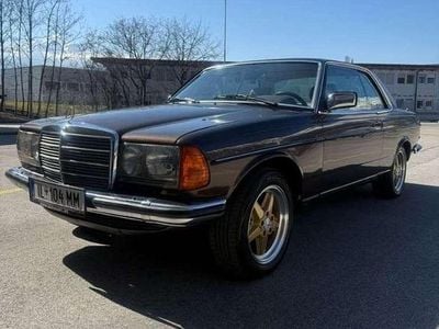 Braun Gebraucht 1983 Mercedes 280 Coupé | € 10.300