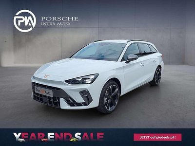 Weiss metallic Neu 2025 Cupra Leon Kombi | € 35.490 (Teuer)