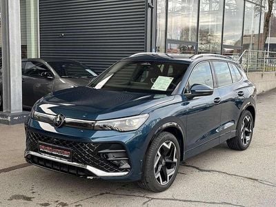Blau Neu 2025 VW Tiguan R-line SUV | € 47.990 (Etwas zu teuer)
