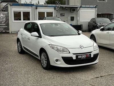 Weiß Gebraucht 2010 Renault Mégane Limousine | € 3.990 (Teuer)