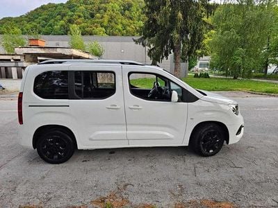 Weiß Gebraucht 2019 Opel Combo Life Van / Kleinbus | € 18.000