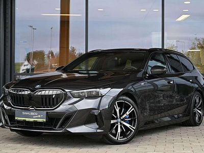 Grau Gebraucht 2024 BMW i5 M Sport Kombi | € 60.790 (Fairer Preis)
