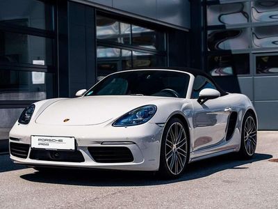 Hellgrau normal Gebraucht 2024 Porsche 718 Boxster Cabrio | € 99.900 (Teuer)