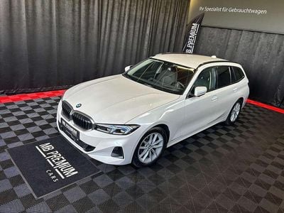 Weiß Gebraucht 2023 BMW 318 Shadowline Kombi | € 28.999 (Guter Preis)