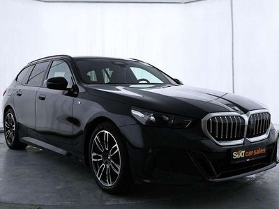 Gebraucht BMW 520 M Sport 197 PS (144 kW) 2025 Schwarz Kombi