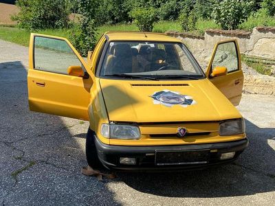 Gelb Gebraucht 1998 Skoda Felicia Fun Cabrio | € 4.000