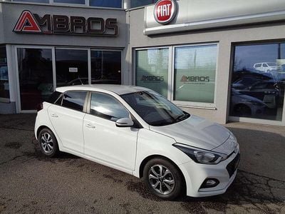 Gebraucht Hyundai i20 84 PS (61 kW) 2019 Weiß Kleinwagen