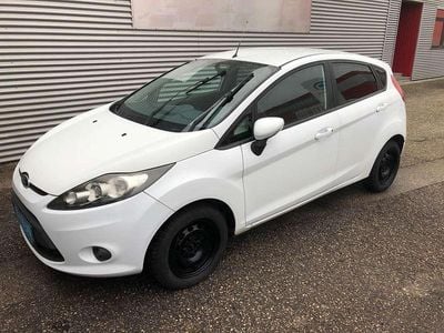 Weiß Gebraucht 2010 Ford Fiesta Ambiente Limousine | € 2.690 (Teuer)