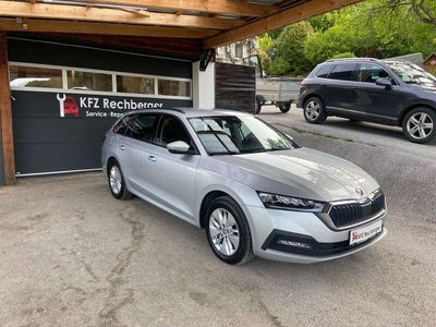 gebraucht Skoda Octavia Combi 2,0 TDI Ambition LED AHV KAMERA APP MULTI