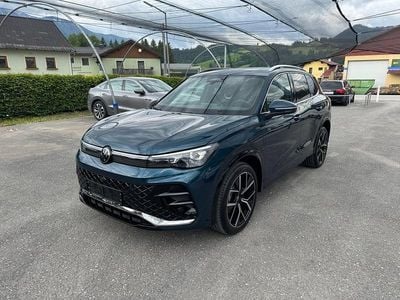Gebraucht VW Tiguan Sport 204 PS (150 kW) 2025 Dunkelblau  metallic SUV