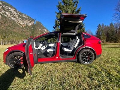Rot Gebraucht 2018 Tesla Model X SUV | € 33.899 (Teuer)