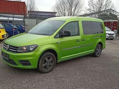 Grün Gebraucht 2016 VW Caddy Maxi Van / Kleinbus | € 10.480