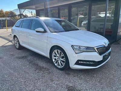 Weiß Gebraucht 2022 Skoda Superb Kombi | € 18.790 (Guter Preis)
