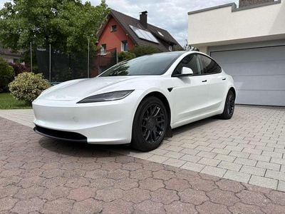 Weiß Gebraucht 2024 Tesla Model 3 Long Range AWD Limousine | € 42.700