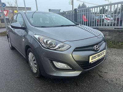 Grau Gebraucht 2012 Hyundai i30 Premium Limousine | € 7.900 (Etwas zu teuer)