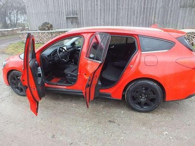 Rot Gebraucht 2020 Ford Focus Titanium Kombi | € 11.500 (Fairer Preis)