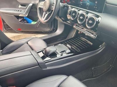 Gebraucht Mercedes A180 116 PS (85 kW) 2019 Schwarz Limousine