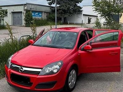 Rot Gebraucht 2005 Opel Astra Edition Limousine | € 3.500