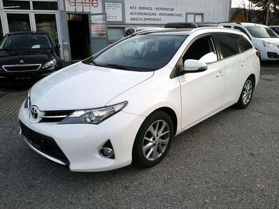 Weiß Gebraucht 2013 Toyota Auris Kombi | € 7.900 (Fairer Preis)