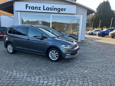 Mittelgrau metallic Gebraucht 2017 VW Touran Highline Van / Kleinbus | € 16.590 (Fairer Preis)