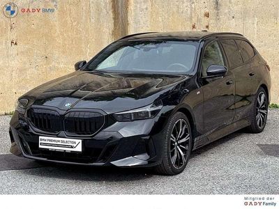 Gebraucht BMW 520 Shadowline 197 PS (144 kW) 2025 Saphirschwarz Kombi