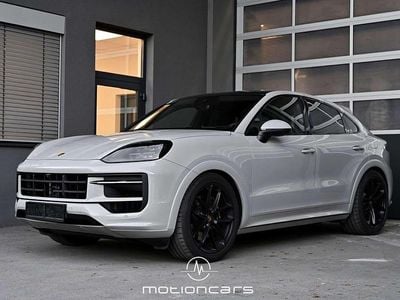 Grau Gebraucht 2024 Porsche Cayenne SUV | € 118.980
