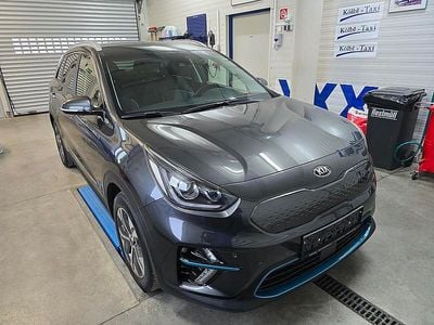 Grau Gebraucht 2021 Kia e-Niro Gold SUV | € 19.990 (Fairer Preis)