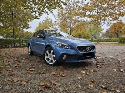 Gebraucht 2016 Volvo V40 CC Momentum Kombi | € 11.349