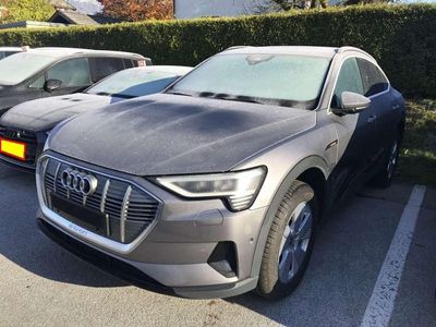 Grau Gebraucht 2020 Audi e-tron Business SUV | € 32.990 (Fairer Preis)