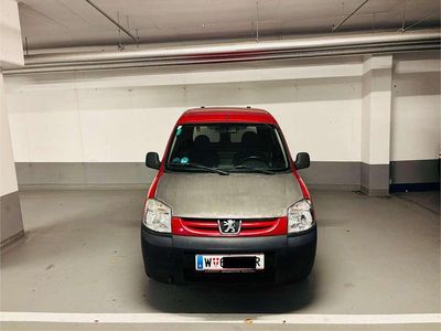 Rot Gebraucht 2007 Peugeot Partner Van / Kleinbus | € 2.490