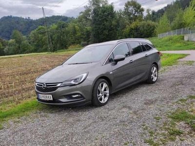 Grau Gebraucht 2017 Opel Astra Innovation Kombi | € 15.500