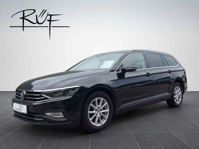 Schwarz metallicperleffektno Gebraucht 2019 VW Passat Business Kombi | € 20.990