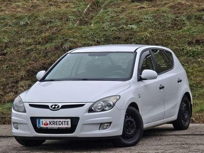 Weiß Gebraucht 2009 Hyundai i30 Limousine | € 2.700