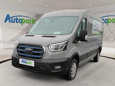 Grau Gebraucht 2022 Ford Transit Limousine | € 29.990