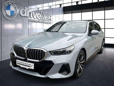 Grau Neu 2025 BMW 530e M Sport Kombi | € 79.900