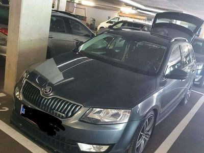 gebraucht Skoda Octavia Combi 1.6 TDI GreenLine