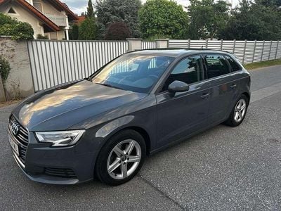 Grau Gebraucht 2017 Audi A3 Sport Limousine | € 14.500 (Fairer Preis)