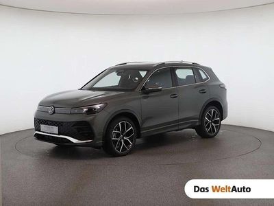 Mittelgrün metallic Gebraucht 2025 VW Tiguan Sport SUV | € 49.990