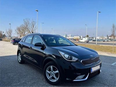 Schwarz Gebraucht 2016 Kia Niro Silver SUV | € 13.490